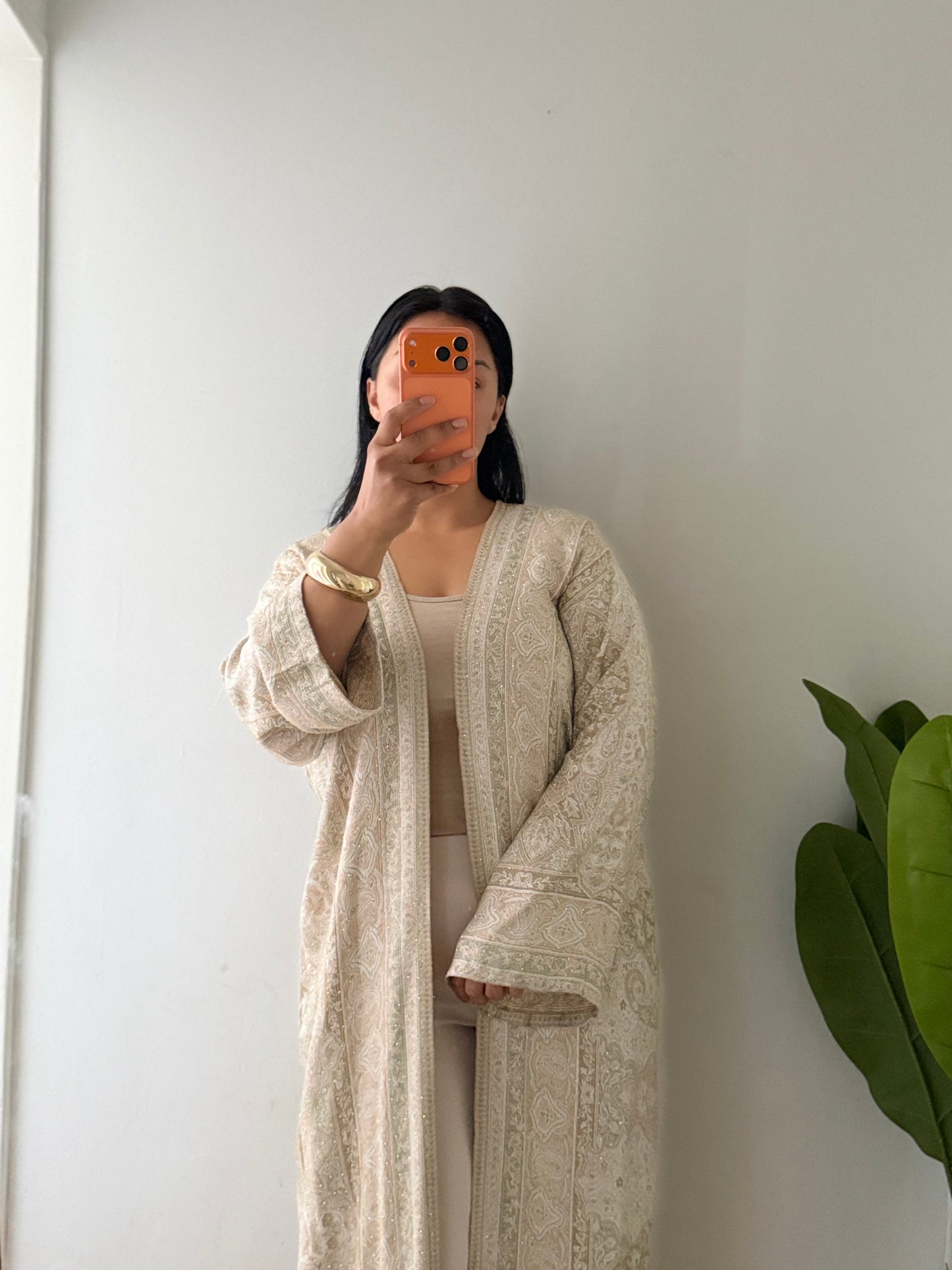 Abaya Nazanin